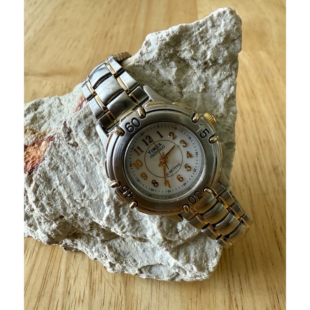 Vintage Timex Indiglo Womens Watch Gold 2 Tone Band, New‎ Battery EUC